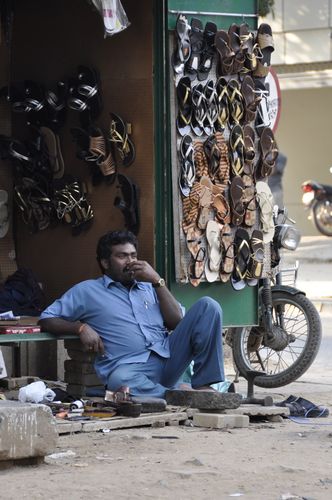 Corner Chappal Guy